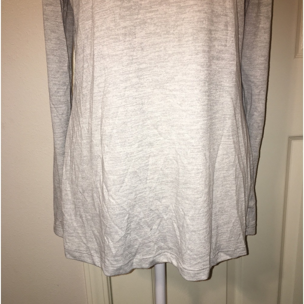 Daisy Rae “Grateful” Cold Shoulder Top - Picture 4 of 10